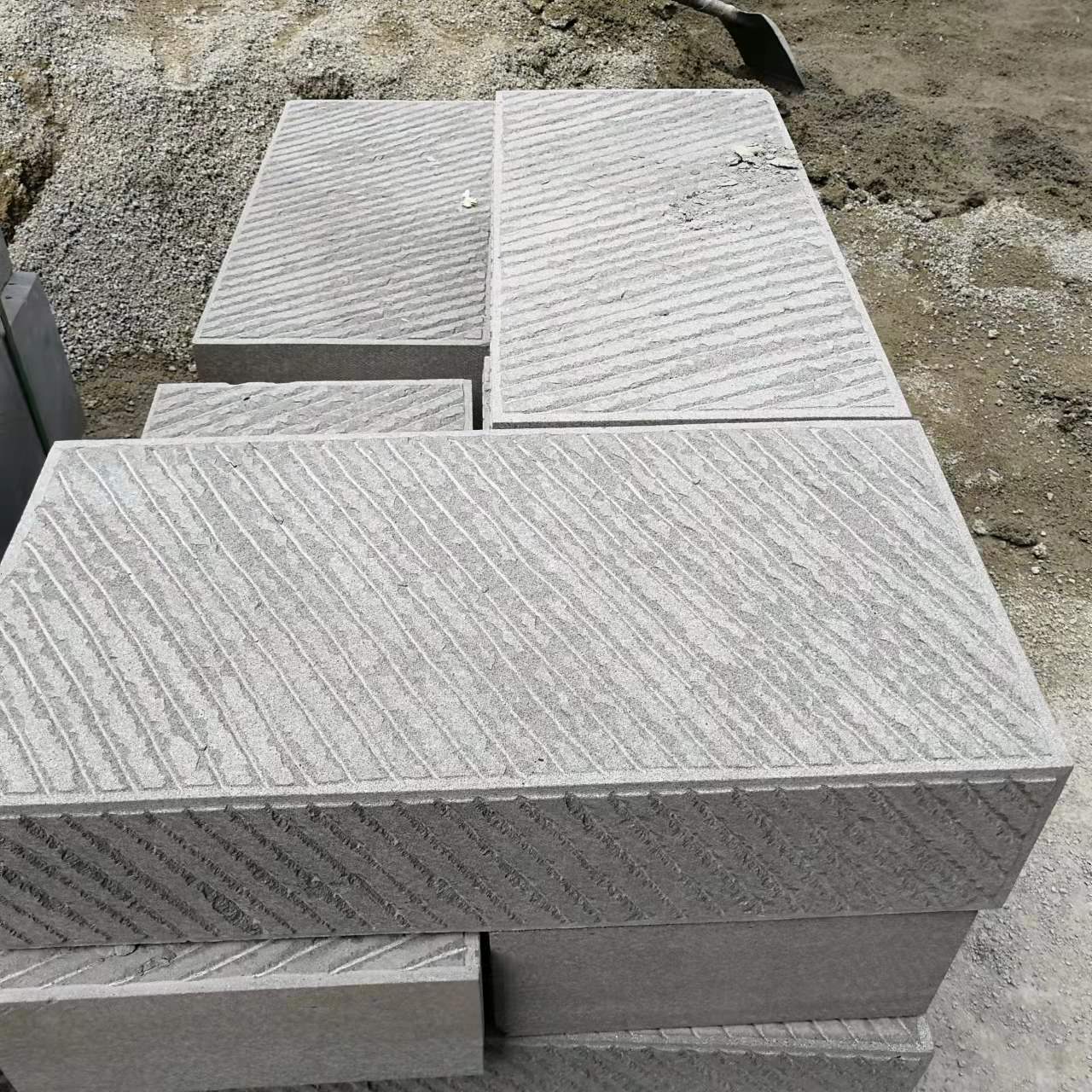 青石路沿石質(zhì)量好壞從哪些方面判定